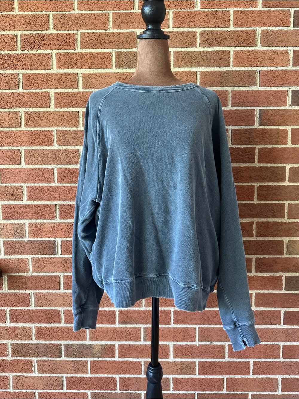 The Great. Womens Blue Raglan Crewneck Sweatshirt Pigment Dyed, Size 2